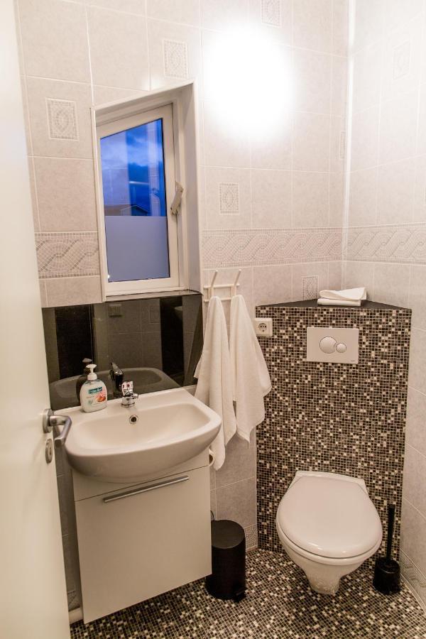 Lava Apartments & Rooms アークレイリ エクステリア 写真