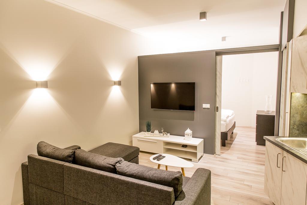 Lava Apartments & Rooms アークレイリ エクステリア 写真